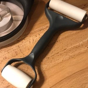 Pizza and dough roller